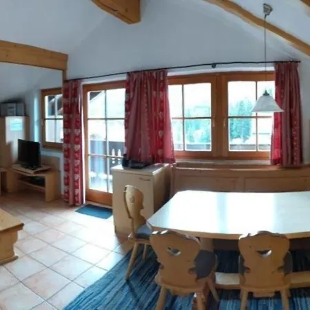 In Out! Gemuetliche Dachgeschosswohnung