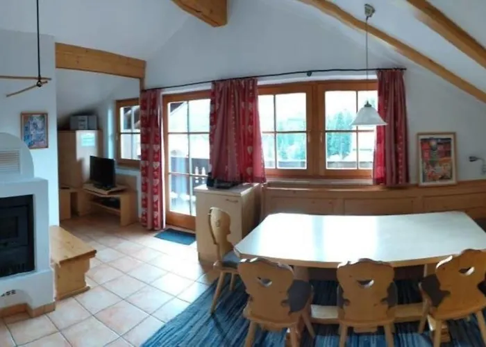 In Out! Gemuetliche Dachgeschosswohnung