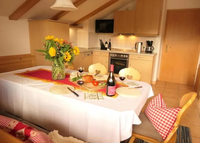 In Out! Gemuetliche Dachgeschosswohnung *